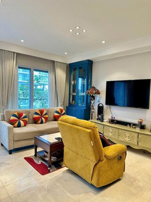 chủ định cư nước ngoài nên cần bán gấp căn hộ chung cư -, khu vip - không gian thoáng mát yên tĩnh