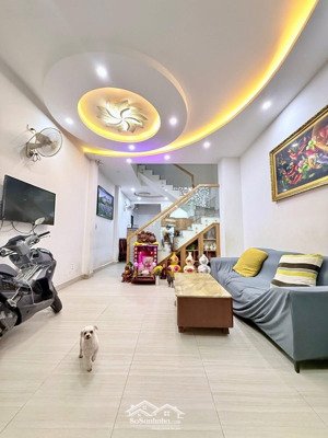 ?nhà 3 tầng btct - dt 84m2 - hẻm xe hơi đỗ cửa - ngay chợ lý phục man - nhỉnh 6 tỷ