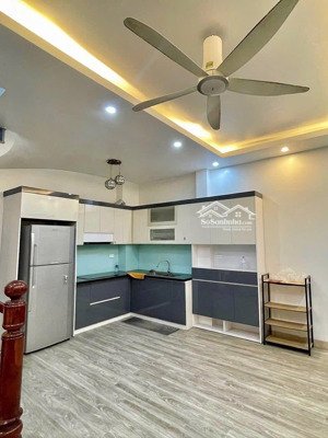 cho thuê nhà ngọc thuỵ -3 ngủ :11 triệu