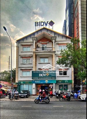 nhà một đời chủ chưa qua đầu tư mặt tiền ngay 11 hoàng hoa thám - dt 9x30m - 4 tầng - giá: 55 tỷ