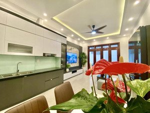 tân mai - 45m - 6t - full nội thất - ô tô đỗ cổng - nhỉnh 7 tỷ