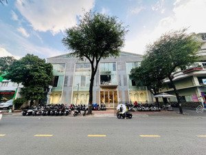 wedding center hơn 1.700m2 - ngang khủng 30m - đối diện vạn hạnh mall - số 584 sư vạn hạnh, quận 10