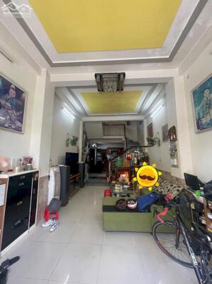 Bán nhà 3 tầng đường Lưu Trọng Lư, Hòa Cường Nam. DT 70m2. Giá 7.85 tỷ TL