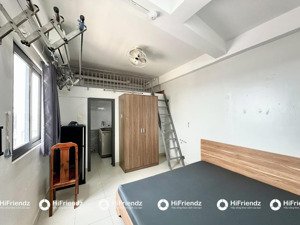 căn hộ dạng gác có 2 chỗ ngủ, máy giặt riêng - thang máy - cửa sổ trời, gần cv lê thị riêng q10