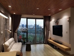 cần cho thuê căn hộ grand riverside. dt: 104m2, 3pn, 2wc, full nt. giá 20tr/th. lh: 
