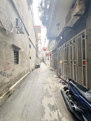 bán gấp nhà kiến hưng oto qua nhà. kinh doanh. tiện ích bạt ngàn.