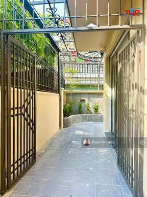 bán nhà xây mới khu dân lập,ô tô đỗ cửa cách 10m