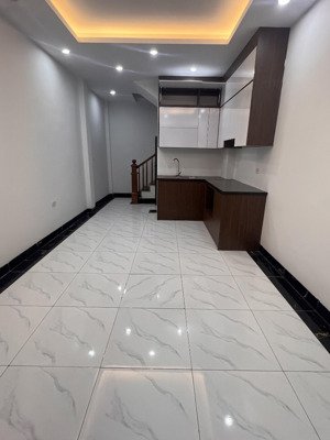 bán nhà riêng tại hoa thám, 4,15 tỷ, 31m2, 4pn, 4wc, 5 tầng, giá siêu hời