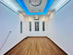 cần bán nhà lô góc cầu giấy 44m 5 tầng mt 3.7m 11.6 tỷ cầu giấy | 44m x 5t | mt 3.