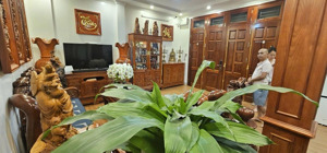 bán nhà lương sử dt 45m 5t 8,2mmt,nhà đẹp ở ngay dt rộng gần oto,giá 9,99tỷ