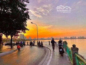 cần bán đất tặng nhà lô góc thụy khuê 70m mt 5.5m 3 tầng 20m ra hồ tây 13.9 tỷ