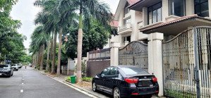 cần bán biệt thự an hưng, 250m2, bt2, gần hồ, yên tĩnh, ở sướng, vài bước ra công viên thiên văn.