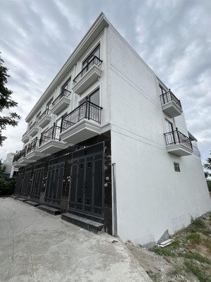 nhà chính chủ mới kíng koong 2 mặt thoáng 60m2 tại phượng đồng , chương mỹ