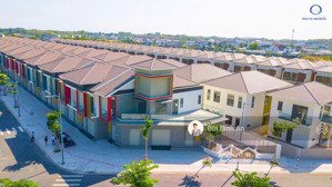 bán căn shopvilla ngang 7m đối diện quỹ đất thương mại dịch vụ dự án sun casa central- vsip 2