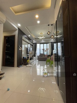 bán căn hộ có sổ, 2 phòng ngủ, 1 nhà vệ sinh, gần quận 1, tiện ích đầy đủ, cho thuê nhanh