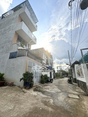 bán biệt thự sân vườn linh đông 200m² hẻm ô tô 5m gần vành đai 2 chỉ 12.2 tỷ, thuê 28tr/tháng