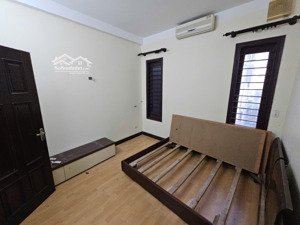 cho thuê nhà ngõ 32 cổ nhuế 84m x4t giá 12tr/tj