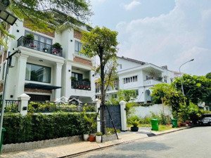 bán gấp biệt thự sân vườn ven sông đường nội bộ trần não, an khánh q2-178m2 - 3 tầng - giá 33 tỷ