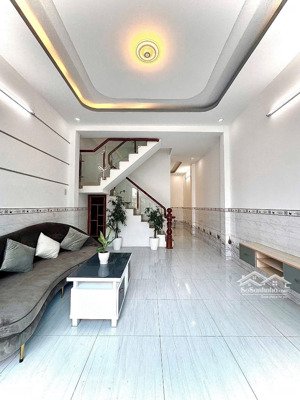 cho thuê nhà lầu 2 p ngủ có nội thất lộ oto nhà gần các trường đh y dược đh công nghệ