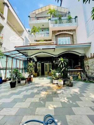 biệt thự gần 300m2 đất đường trường sơn - phường 2 10x30m 3 lầu