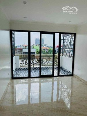 bán nhà kinh doanh,43 m, 5 tầng. mt 4m,đường thông khắp nơi. trương định, tân mai.hoàng mai.