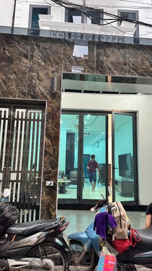 chính chủ cần bán nhà 4 tầng thang máy xuân đỉnh ô tô tránh gần đsq hàn quốc