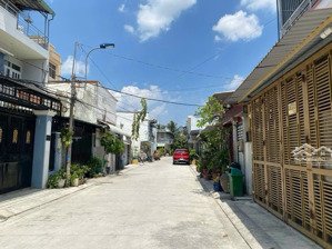 hàng hiếm 1 căn nhà duy nhất gần cầu long kiển. lê văn lương dt: 5x15m giá chỉ 4 tỷ 195