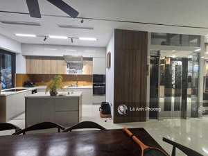 chính chủ cần bán căn liền kề gamuda, nhà full nt thang máy. giá : 35 tỷ. lh : 