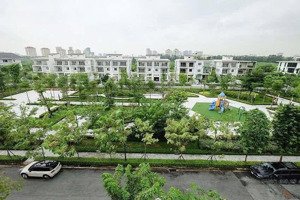 gia đình tôi cần bán biệt thự khu k2 180m2 khu đô thi ciputra tây hồ. lh 