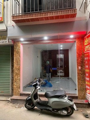 cần bán nhà gấp tại mỹ đình, kinh doanh đỉnh, oto đỗ cửa, thang máy 150m2 sử dụng, giá bán 7 tỷ x