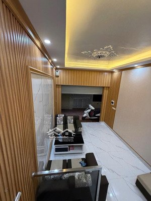 nhà đẹp phố tây sơn, ô tô vào nhà, ở sướng.