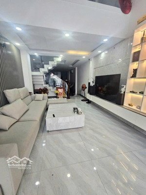 chú ba chuẩn bị qua đức định cư với con gái bán nhanh nhà nguyễn công hoan, phú nhuận