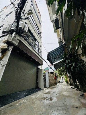 bán nhà ngõ 96 thượng thanh 35m x 6t thang máy mới tinh, lô góc, giá hợp lý còn thương lượng. lh