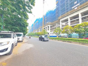 tôi chính chủ cần bán gấp nhà phú thượng - giáp khu đt ciputra - ntl - dt 33m2x6t - nhỉnh 7 tỷ