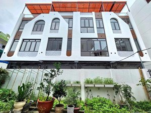 siêu phẩm 4 tầng - sau nhà mặt đường - ô tô vào tận cửa - 52m2 - chỉ 4 tỷ 300