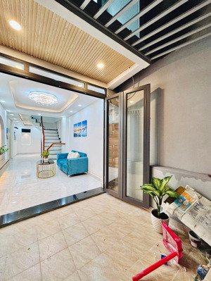 bán nhà hxh ngay vong xoay ông ích khiêm - lạc long quân - hoa bính, dt: 4x13m, giá 5,8 tỷ