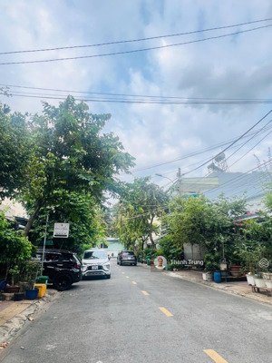 hàng ngộp giảm ngay 1,5 tỷ bán nhà 173m2 mặt tiền đường số tại phước bình, gần đỗ xuân hợp