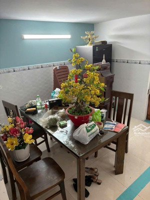 bán nhà ngay trường thọ, thủ đức. giá 5ty7 thương lượng, 90m2. căn 2 tầng, 3pn3wc, hẻm xe hơi