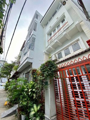 giảm 200tr cho căn nhà nằm trên mt đường thạch lam, tân phú - giá: 5,2tỷ/ 5,6m x 16m. cho thuê 18tr