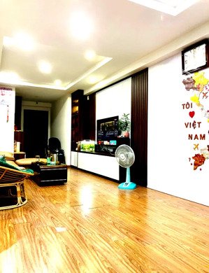 bán ch 2pn view hồ điều hòa thành phố giao lưu, slot ô tô, tầng trung thoáng mát