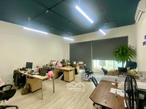 văn phòng hoàn thiện sala,q2, 130m2, 27tr/tháng, bao pql nước, free xe tại hầm, có máy lạnh