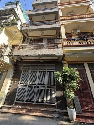 nhà ngô quyền hà đông ô tô đỗ cửa