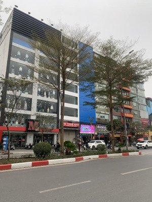 bán nhà mp lạc long quân, tây hồ, dt 83 m2, mt 8.3m, giá nhỉnh 40 tỷ, kd đỉnh, vỉa hè đá bóng