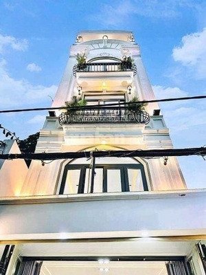 cô loan cần bán gấp căn huỳnh văn bánh giá chỉ 2ty350 shr