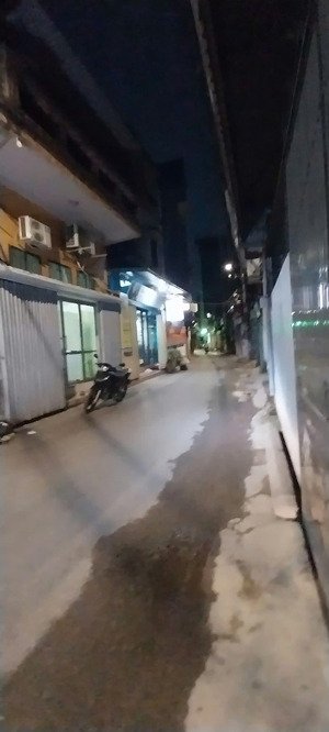 1 căn duy nhất tại phố trạm, 20m ra oto tránh, 35m x 6 tầng x mt4.3m - chỉ 7.x tỷ. lh 