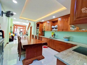 nhà đẹp đ.số 24, 92m² 1t2l 4pn4wc full nt gỗ oto vào nhà giá 7 tỷ lh gặp phương