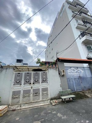 bán nhà 1 sẹc lê văn quới ngang 5m x 29,5m (nở hậu) giá 9 tỷ bớt lộc. hẻm nhựa 6m dân trí cực đẹp