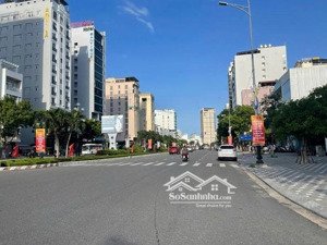 bán nhà mặt đường phạm văn đồng ( quận sơn trà ). dòng tiền cho thuê hàng tháng