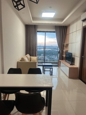 q7 reverse cho thuê căn hộ 2pn tầng cao full