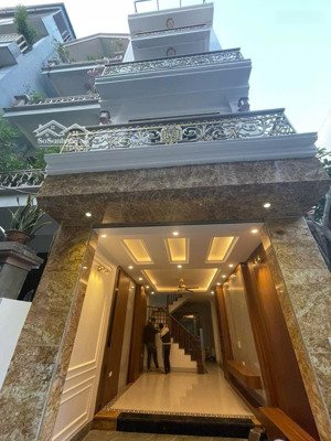 bán nhà 50 m2 xây 5 tầng ngay phố nguyễn văn cừ long biên giá 9.98 tỷ